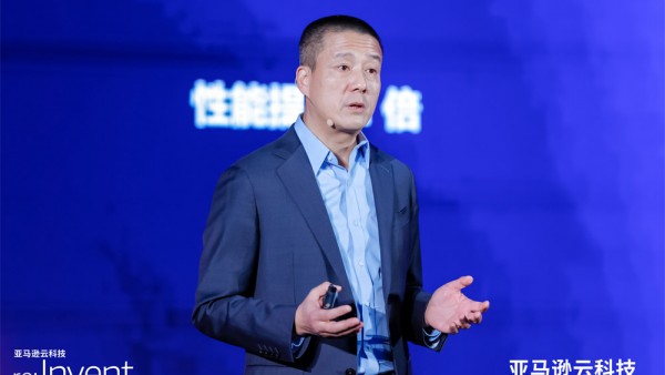 re:Invent，新时代下，遇事不决问AI